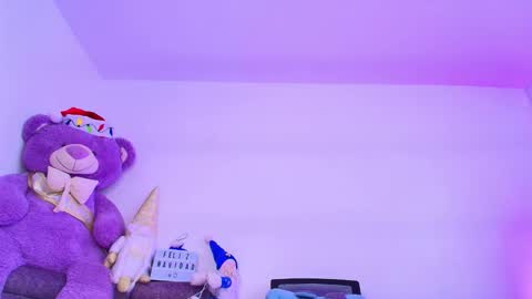 Snapshot of mia_flames chatting on 18, 12, 2025 Mia flames online show from 18, 12, 2025