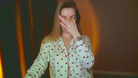 Mia online show from 26, 12, 2024