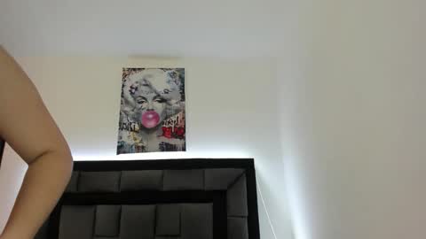 mia fox online show from 3, 2, 2026