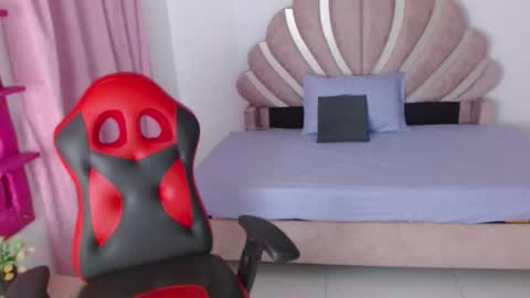 mia online show from 18, 1, 2026