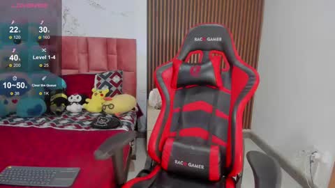 M I A  online show from 5, 3, 2025