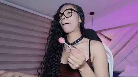 Mia online show from 4, 3, 2026