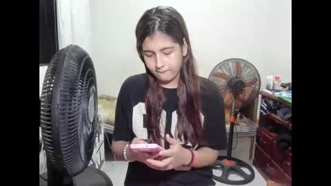 Snapshot of mia_goth766259 chatting on 27, 11, 2025 izzy online show from 27, 11, 2025