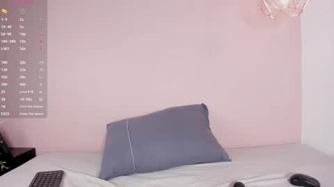  I am Mia  online show from 16, 2, 2026