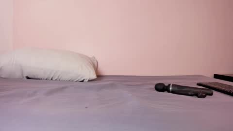  I am Mia  online show from 23, 2, 2026