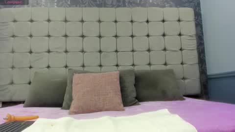 Mia online show from 10, 11, 2025