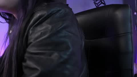 Snapshot of mia_jagger chatting on 12, 12, 2024 Val online show from 12, 12, 2024