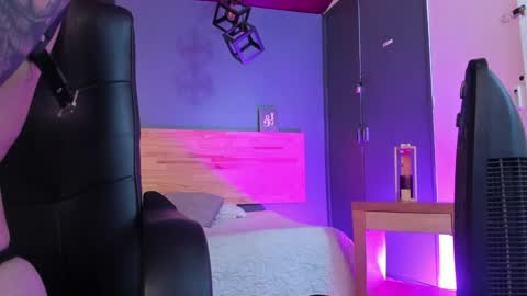 Snapshot of mia_jagger chatting on 23, 12, 2024 Val online show from 23, 12, 2024