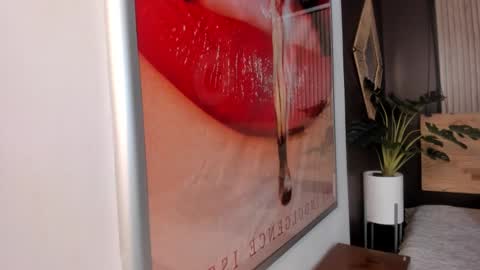 Snapshot of mia_jagger chatting on 10, 9, 2025 Val online show from 10, 9, 2025