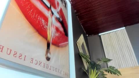 Snapshot of mia_jagger chatting on 18, 9, 2025 Val online show from 18, 9, 2025