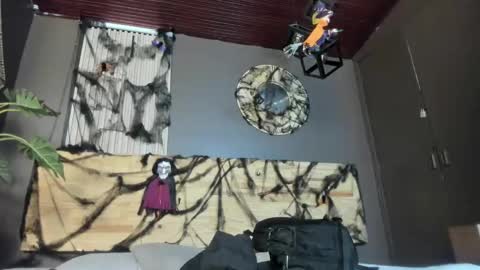 Snapshot of mia_jagger chatting on 1, 11, 2025 Val online show from 1, 11, 2025