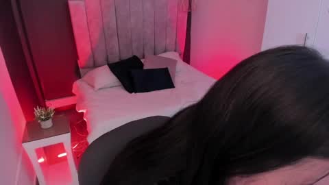 Snapshot of mia_jagger chatting on 5, 6, 2026 Val online show from 5, 6, 2026