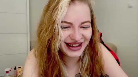 Snapshot of mia_kamp chatting on 25, 7, 2026 Mia online show from 25, 7, 2026