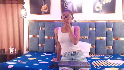Snapshot of mia_konor06 chatting on 15, 5, 2026 Mia. online show from 15, 5, 2026