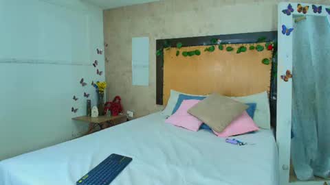Snapshot of mia_lopez52 chatting on 19, 7, 2026 MIALOPEZ . Y . online show from 19, 7, 2026
