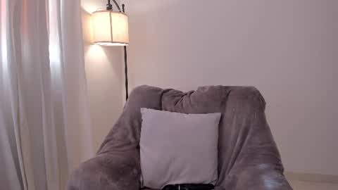 Snapshot of mia_love__ chatting on 20, 6, 2026 MIA LOVE online show from 20, 6, 2026