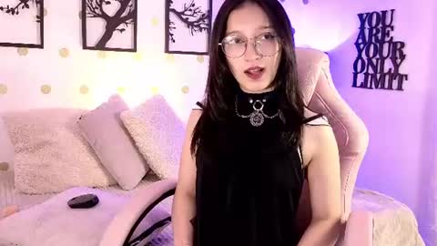 Snapshot of mia_luna0 chatting on 6, 7, 2026 Mia online show from 6, 7, 2026