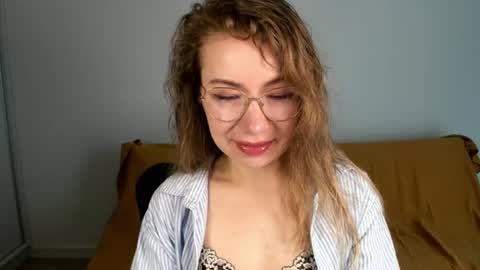 Snapshot of mia_luxx92 chatting on 16, 7, 2026 Mia online show from 16, 7, 2026