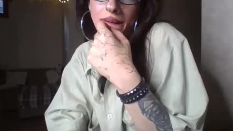 Snapshot of mia_meeeow chatting on 8, 6, 2026 Mia online show from 8, 6, 2026