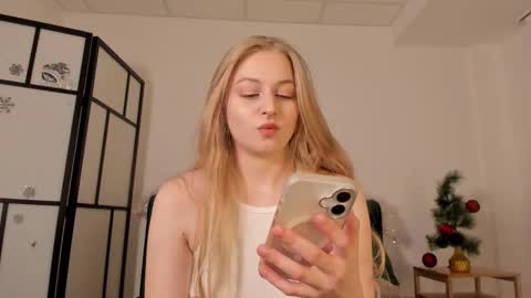 Mia here Appreciate your support online show from 18, 12, 2025