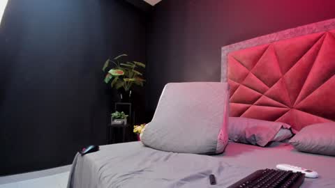 MIA  online show from 16, 1, 2025