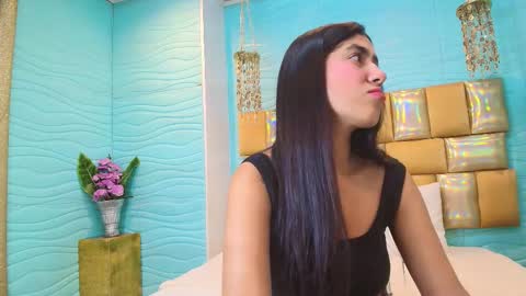 Snapshot of mia_montess chatting on 14, 10, 2025 mia montess online show from 14, 10, 2025