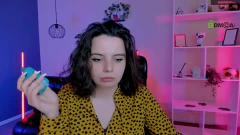 mia_mooon_ online show from 6, 5, 2026
