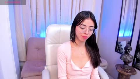 Snapshot of mia_naive chatting on 25, 5, 2026 Mia online show from 25, 5, 2026