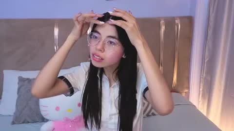 Snapshot of mia_naive chatting on 9, 7, 2026 Mia online show from 9, 7, 2026