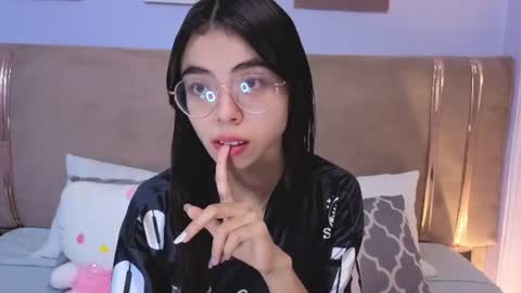 Snapshot of mia_naive chatting on 15, 7, 2026 Mia online show from 15, 7, 2026