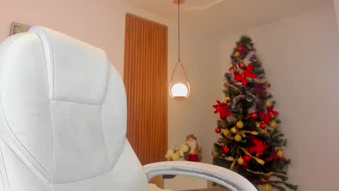 Snapshot of mia_nevaeh chatting on 17, 12, 2024 Mia Nevaeh - follow me online show from 17, 12, 2024