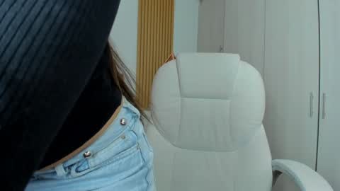 Snapshot of mia_nevaeh chatting on 19, 12, 2024 Mia Nevaeh - follow me online show from 19, 12, 2024