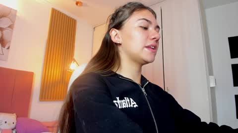 Snapshot of mia_nevaeh chatting on 21, 1, 2025 Mia Nevaeh - follow me online show from 21, 1, 2025