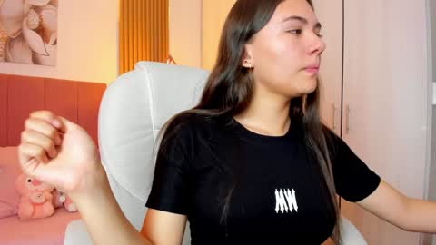 Snapshot of mia_nevaeh chatting on 4, 2, 2025 Mia Nevaeh - follow me online show from 4, 2, 2025