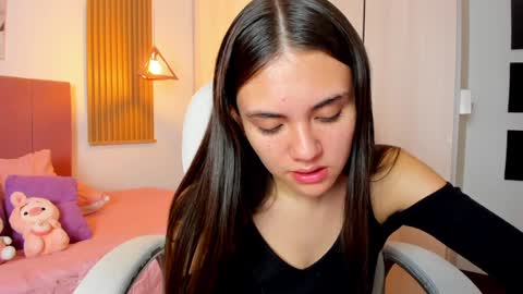 Snapshot of mia_nevaeh chatting on 6, 2, 2025 Mia Nevaeh - follow me online show from 6, 2, 2025