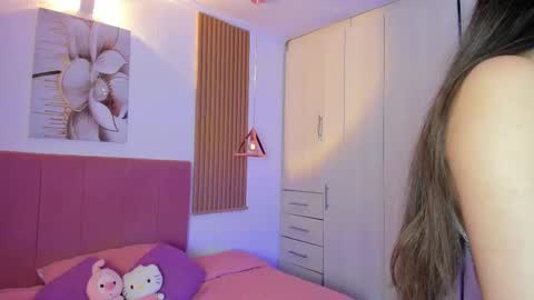 Snapshot of mia_nevaeh chatting on 16, 9, 2025 Mia Nevaeh - follow me online show from 16, 9, 2025