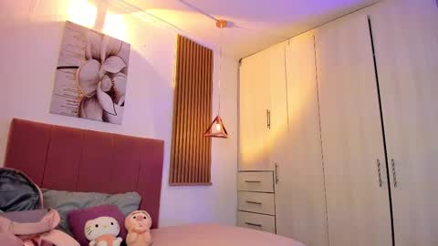 Snapshot of mia_nevaeh chatting on 16, 11, 2025 Mia Nevaeh - follow me online show from 16, 11, 2025