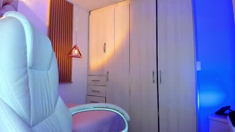 Snapshot of mia_nevaeh chatting on 22, 11, 2025 Mia Nevaeh - follow me online show from 22, 11, 2025