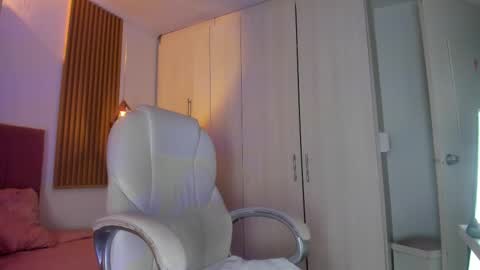 Mia Nevaeh - follow me online show from 15, 2, 2026