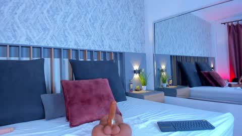 MIa online show from 1, 2, 2025