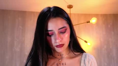 Snapshot of mia_ponce_a chatting on 8, 11, 2025 MIA online show from 8, 11, 2025