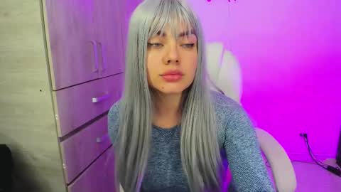 Snapshot of mia_rise chatting on 5, 11, 2025 Mia online show from 5, 11, 2025