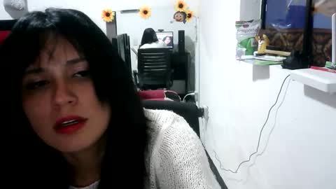 mia_robeerts online show from 5, 3, 2026