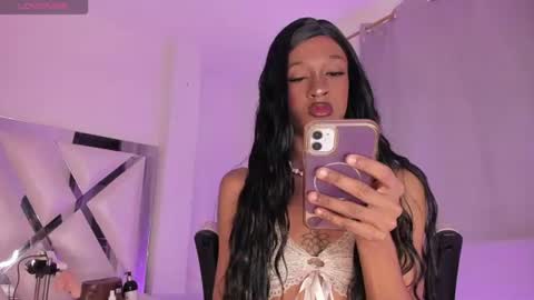 Snapshot of mia_royal chatting on 19, 7, 2026 mia_royal online show from 19, 7, 2026