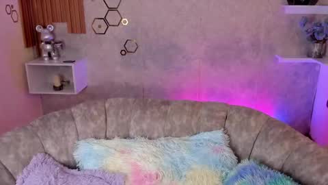 Snapshot of mia_smoke_ chatting on 8, 5, 2026 Mia online show from 8, 5, 2026