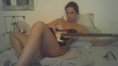 Mia online show from 9, 4, 2026