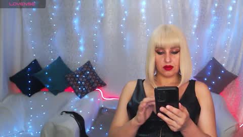 Snapshot of mia_sunn chatting on 11, 9, 2025 mia_sunn online show from 11, 9, 2025