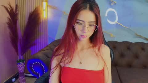 Mia online show from 4, 10, 2025