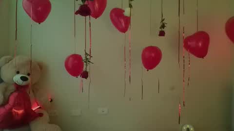 mia_thopsom online show from 14, 2, 2026