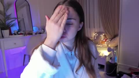 VixenMia online show from 28, 2, 2025